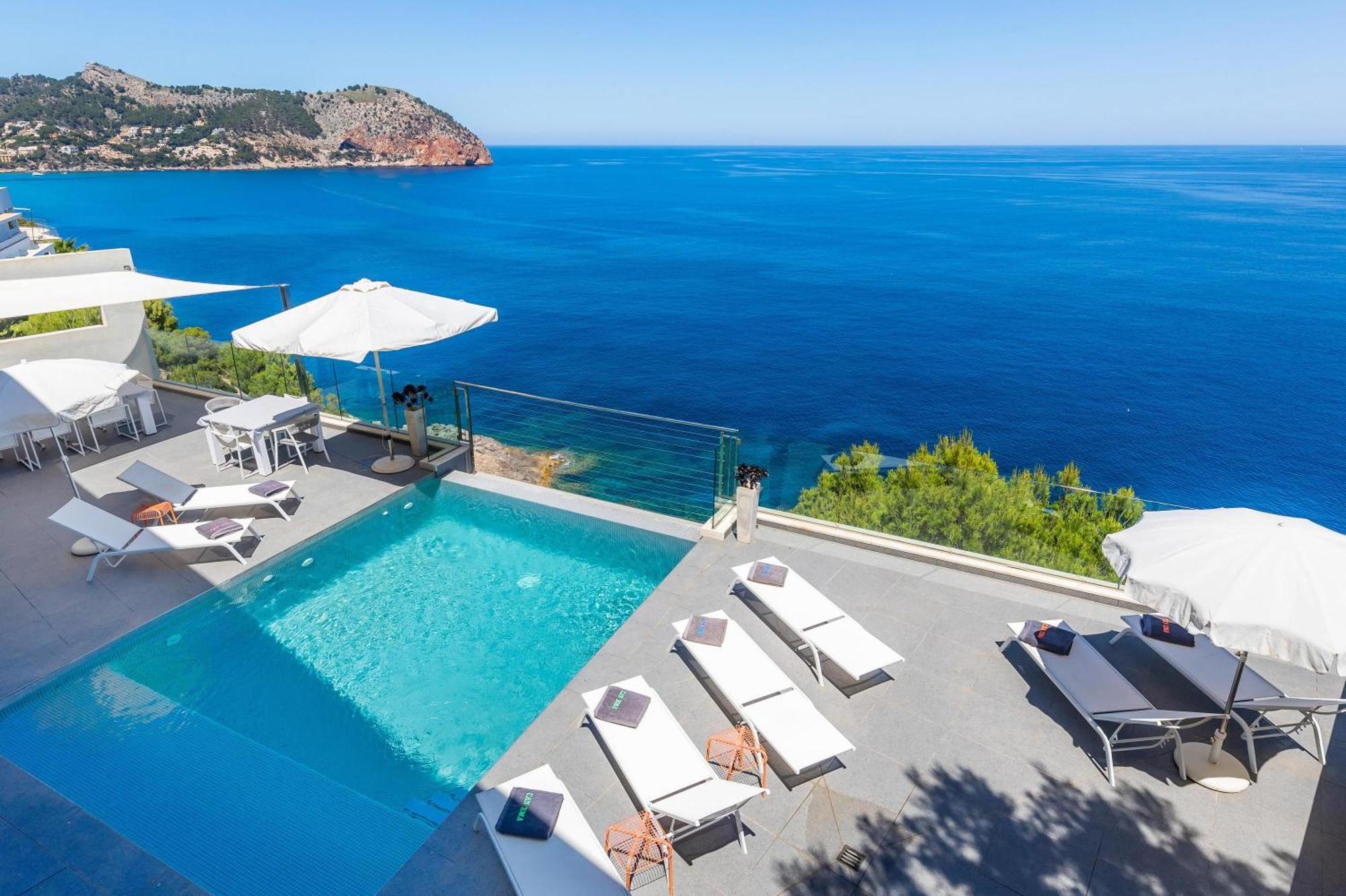 Ema Villa *