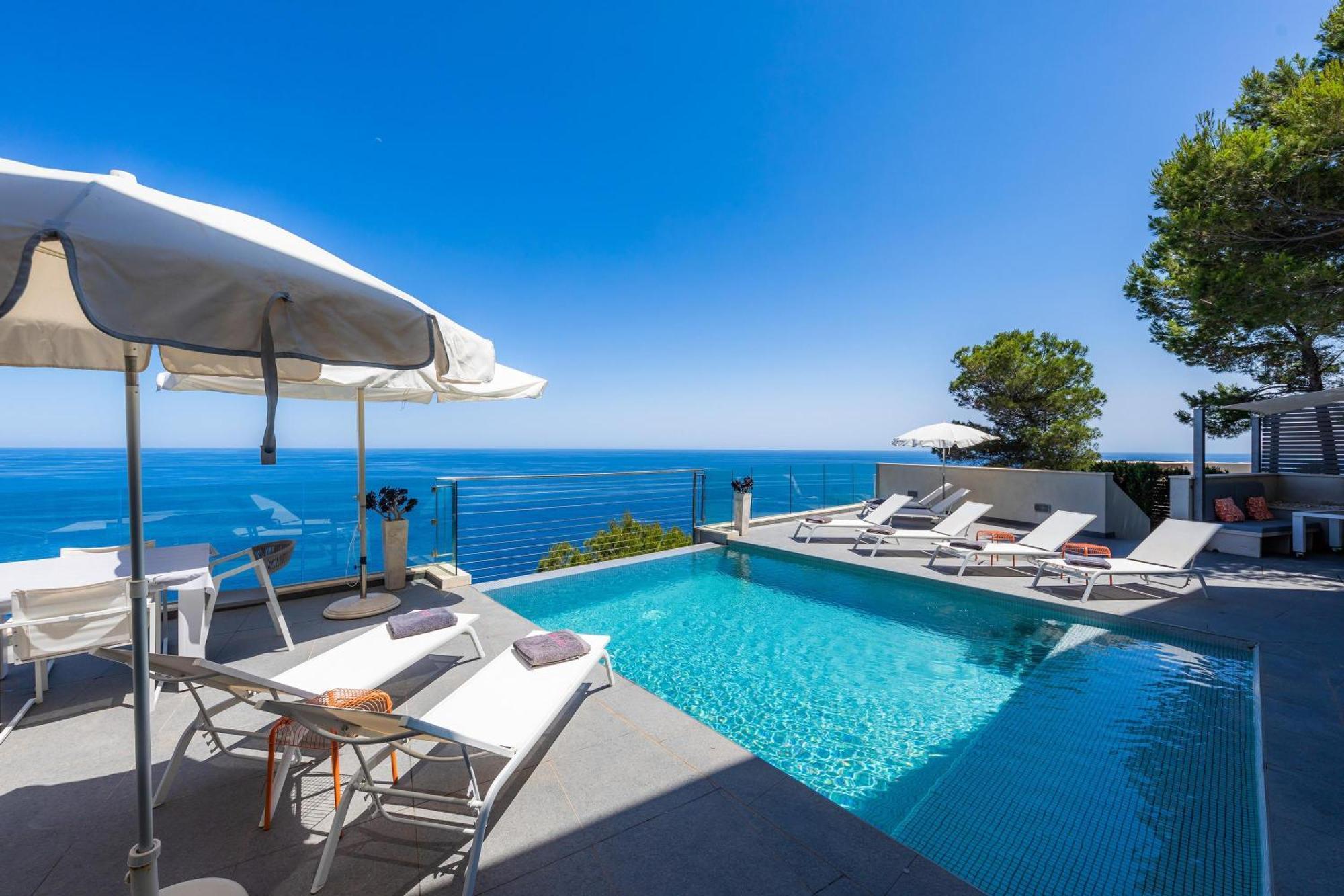 Ema Villa